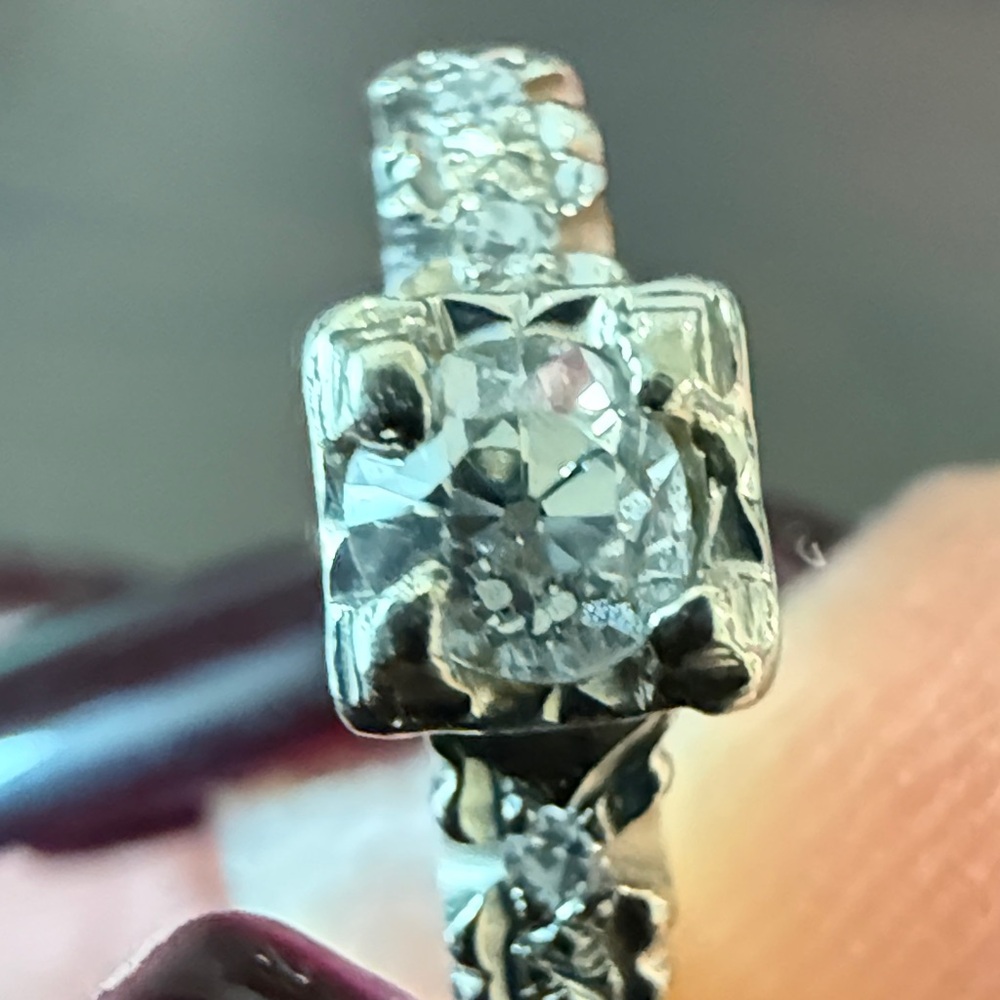 ✨Elegant 14k gold Women's Diamond Ring✨ - Picture 3 of 6